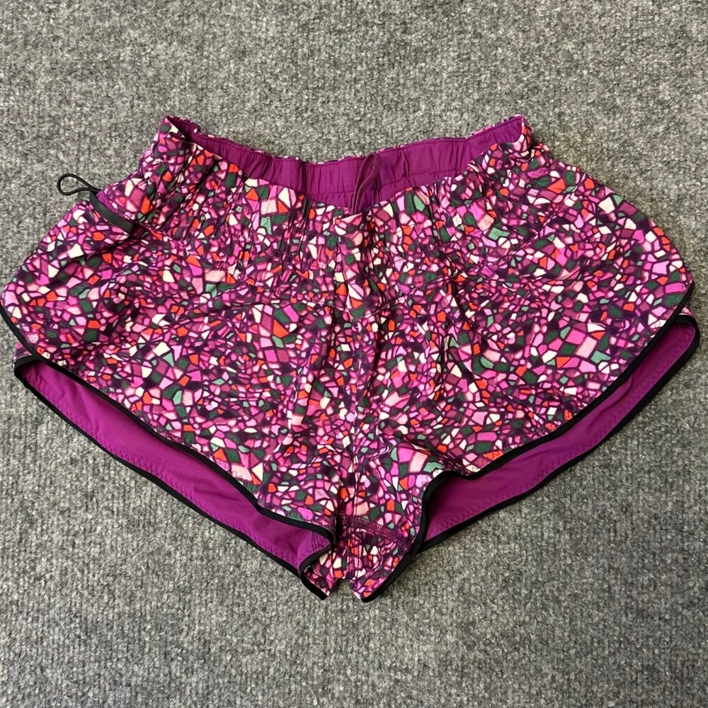 Lululemon Shorts Womens Size 4 Purple Mosaic Geometric Athletic Running Lined